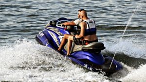 jet-ski-1053037_640