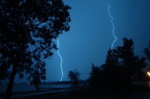 lightning-503153_640