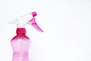 spray-bottle-2754171_640